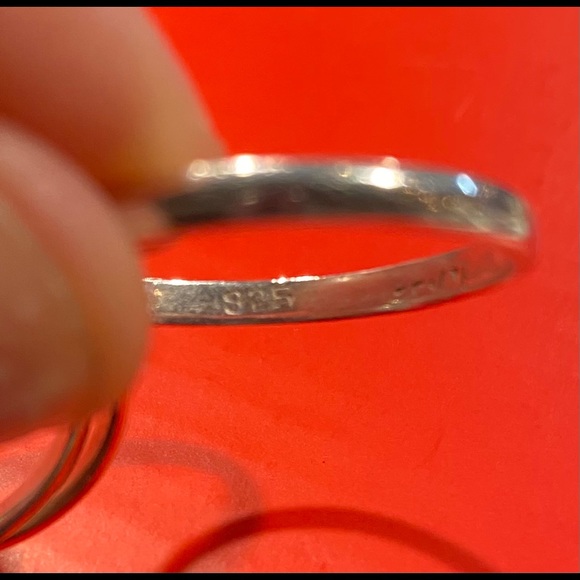 3 loop SS 925 ring approximately size 10.5 - Picture 3 of 3